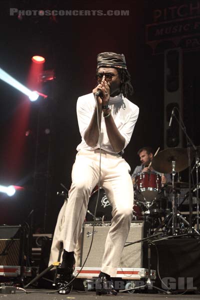 BLOOD ORANGE - 2013-10-31 - PARIS - Grande Halle de La Villette - 